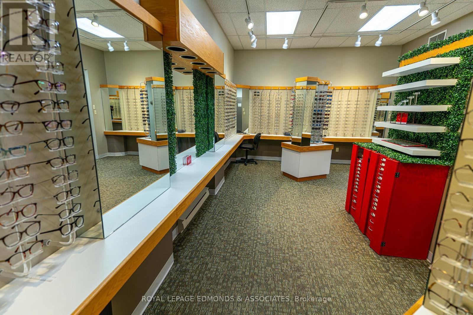 












100 VICTORIA STREET

,
Pembroke,




Ontario
K8A8E1

