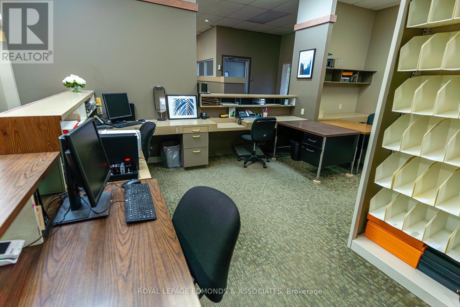 












100 VICTORIA STREET

,
Pembroke,




Ontario
K8A8E1

