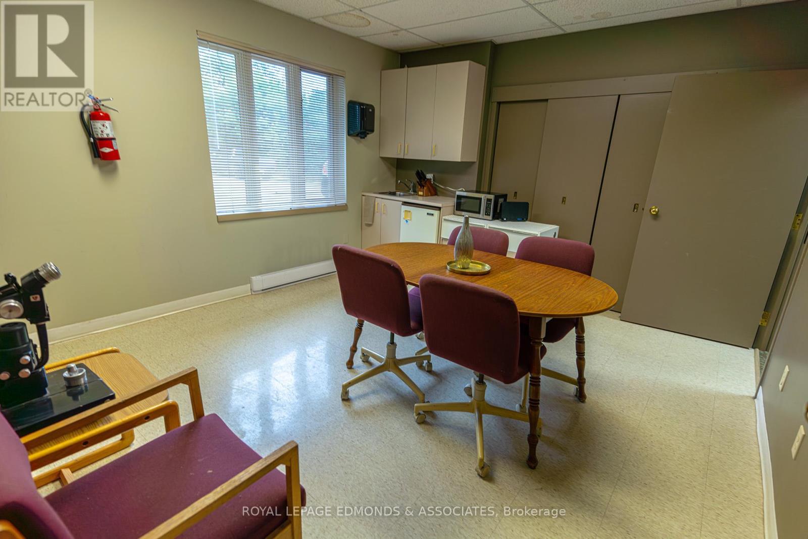 












100 VICTORIA STREET

,
Pembroke,




Ontario
K8A8E1

