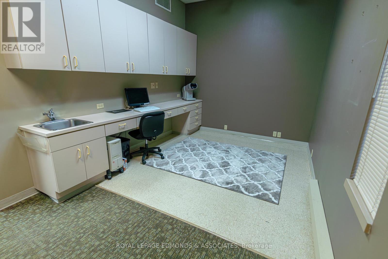 












100 VICTORIA STREET

,
Pembroke,




Ontario
K8A8E1

