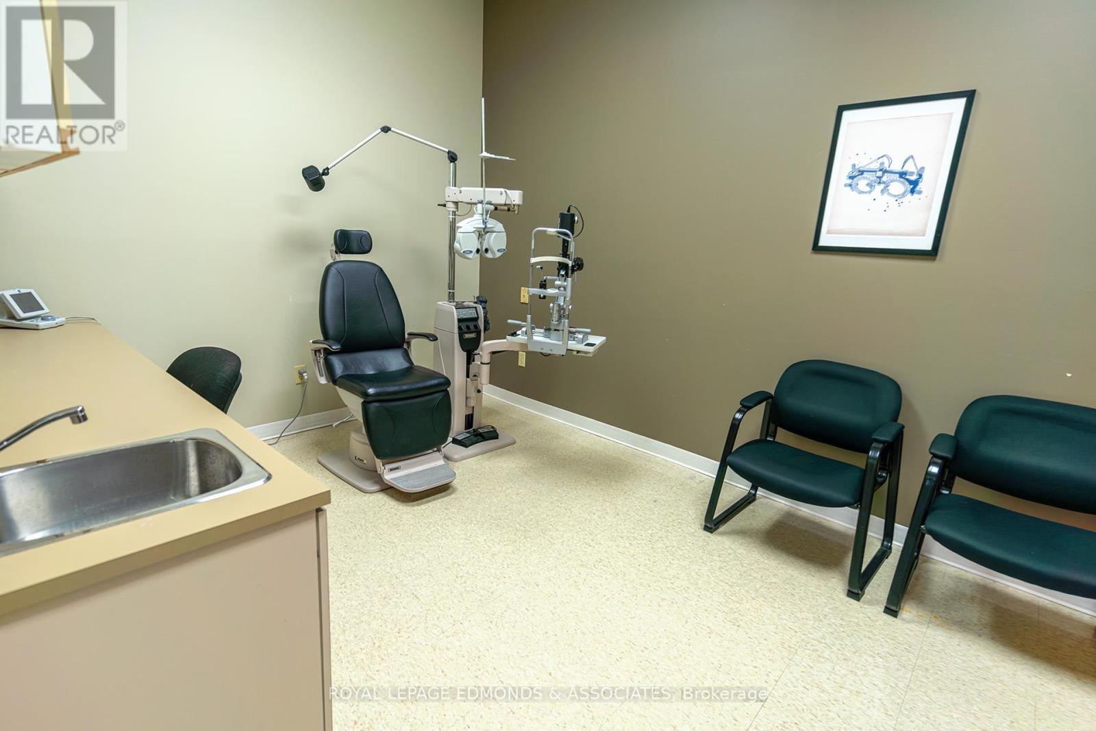 












100 VICTORIA STREET

,
Pembroke,




Ontario
K8A8E1

