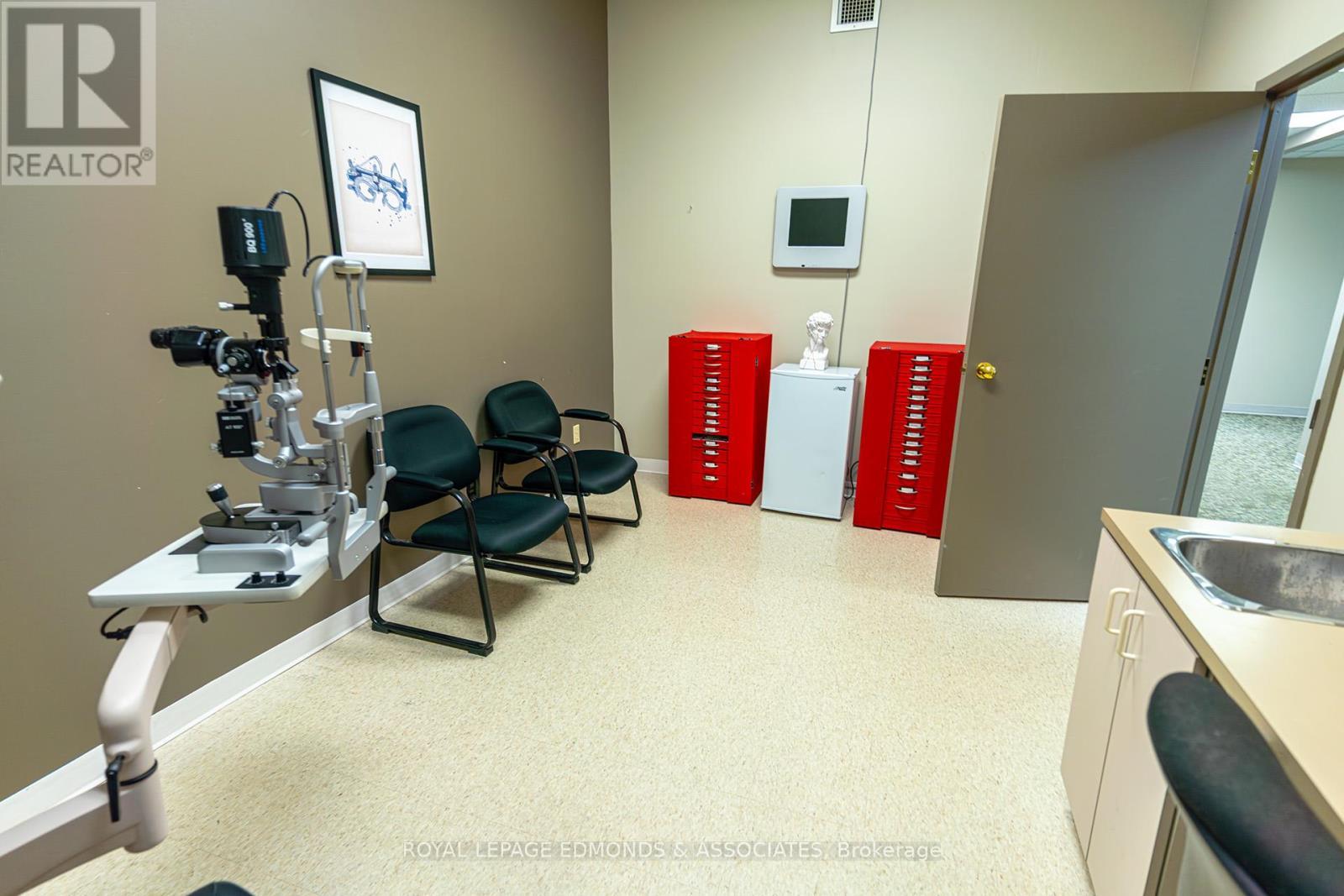 












100 VICTORIA STREET

,
Pembroke,




Ontario
K8A8E1

