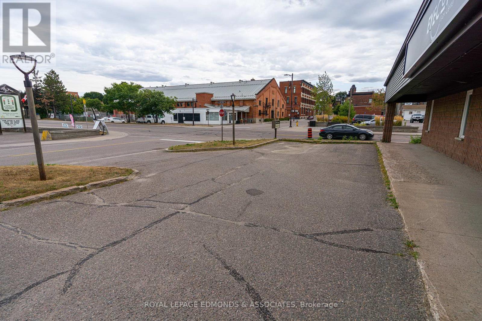 












100 VICTORIA STREET

,
Pembroke,




Ontario
K8A8E1

