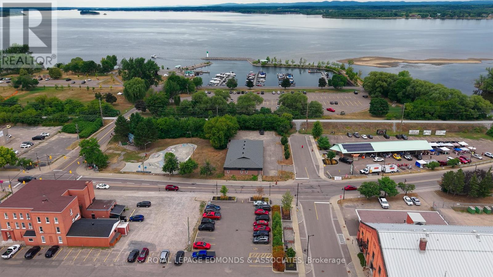 












100 VICTORIA STREET

,
Pembroke,




Ontario
K8A8E1

