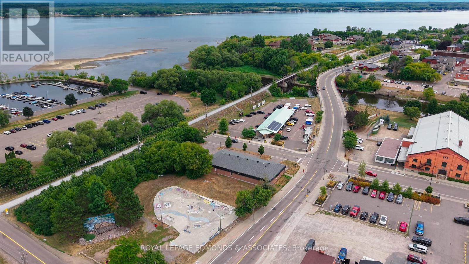 












100 VICTORIA STREET

,
Pembroke,




Ontario
K8A8E1

