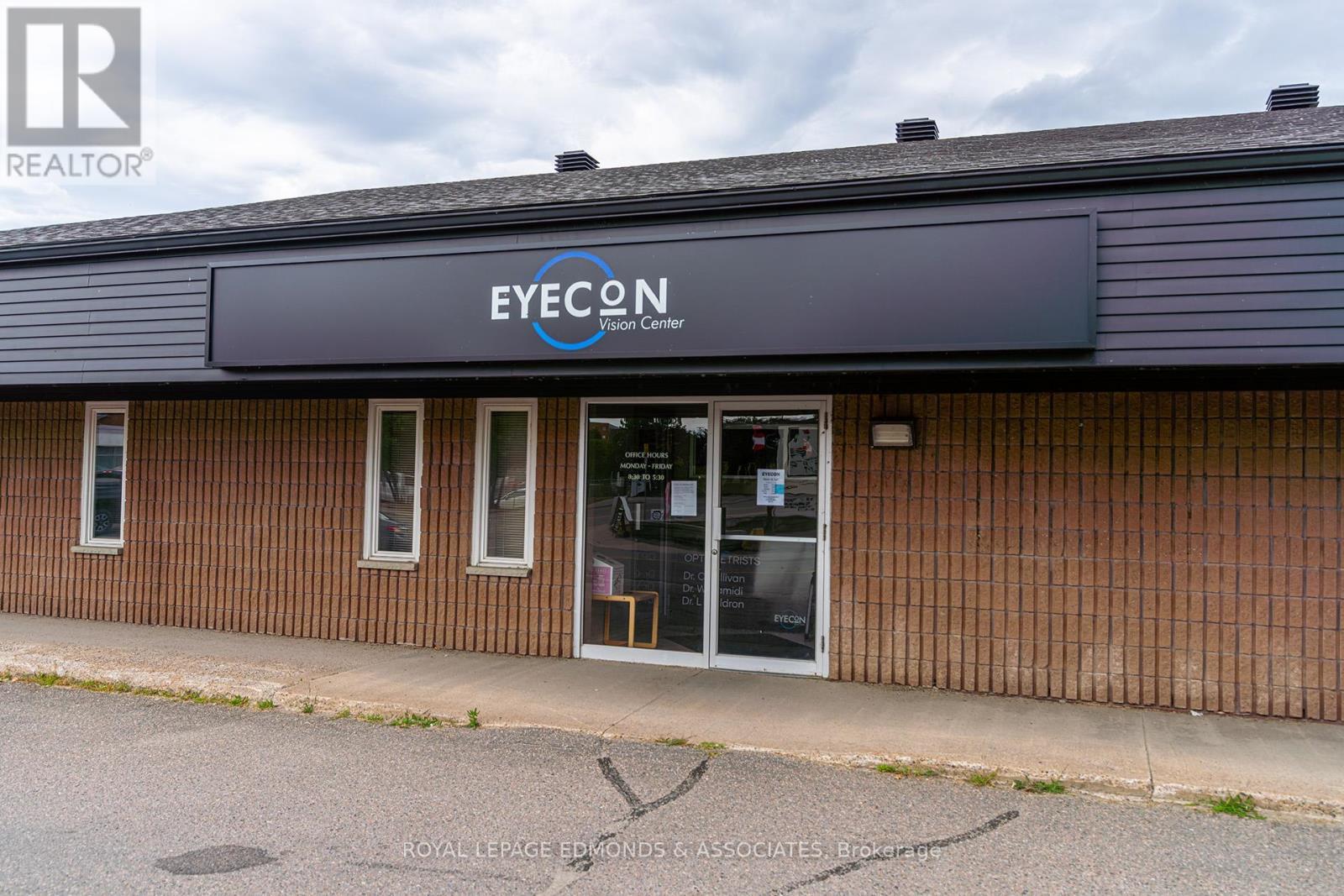 












100 VICTORIA STREET

,
Pembroke,




Ontario
K8A8E1

