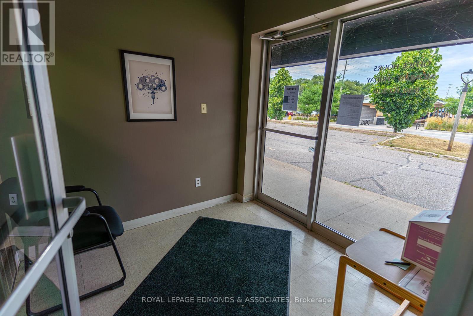 












100 VICTORIA STREET

,
Pembroke,




Ontario
K8A8E1

