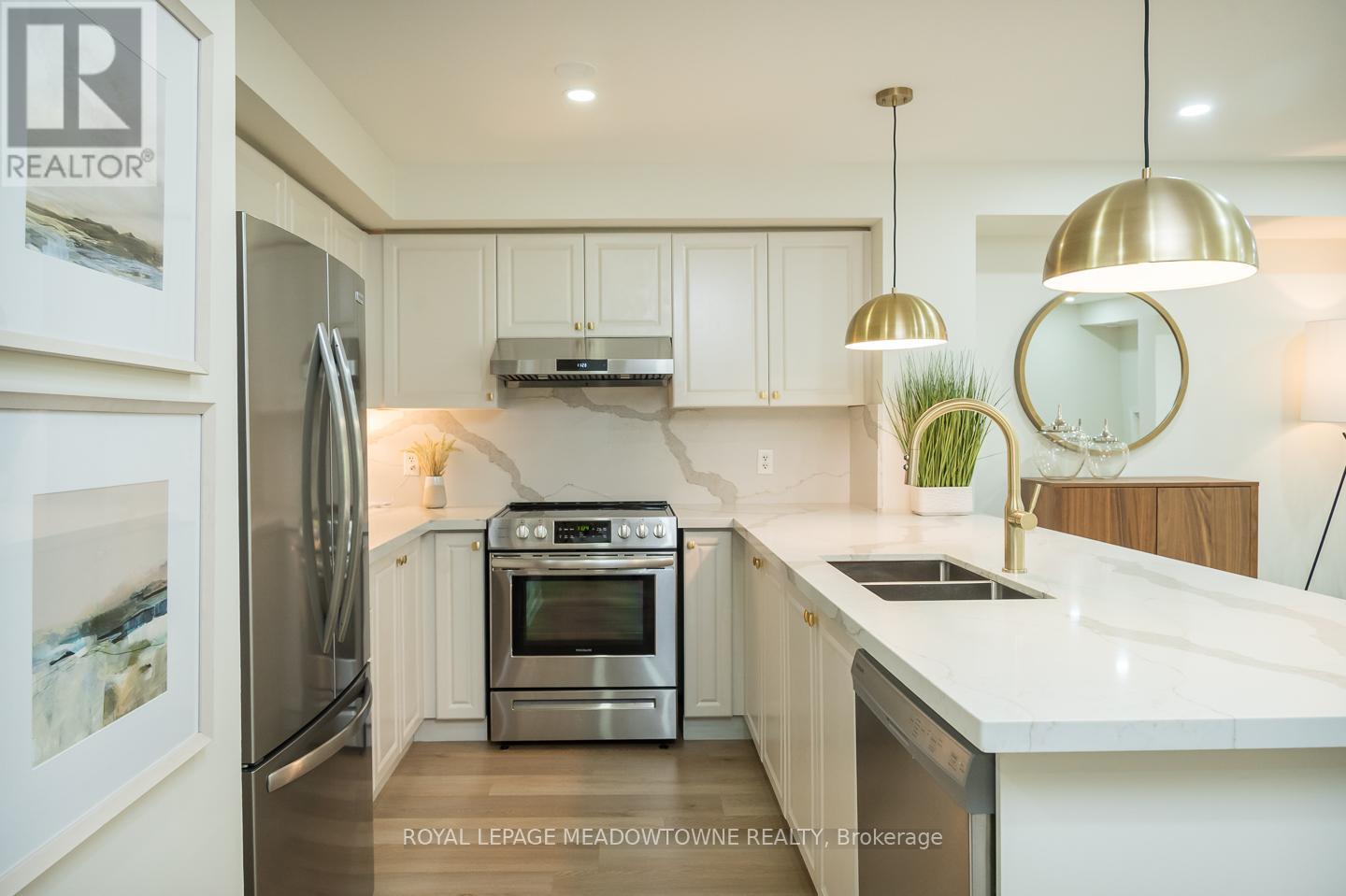 












10 - 3355 THOMAS STREET

,
Mississauga,




Ontario
L5M0N7

