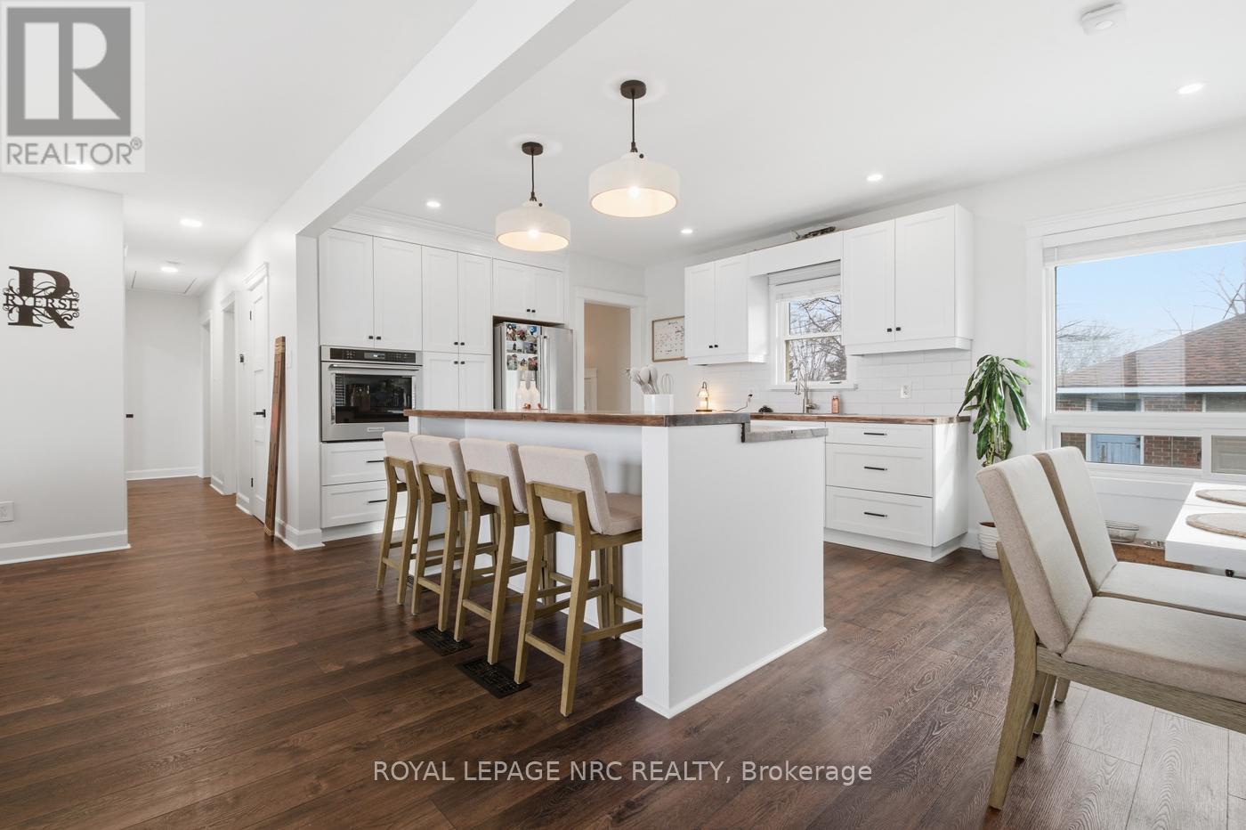 












458 DOAN'S RIDGE ROAD

,
Welland (Cooks Mills),




Ontario
L3B5N7

