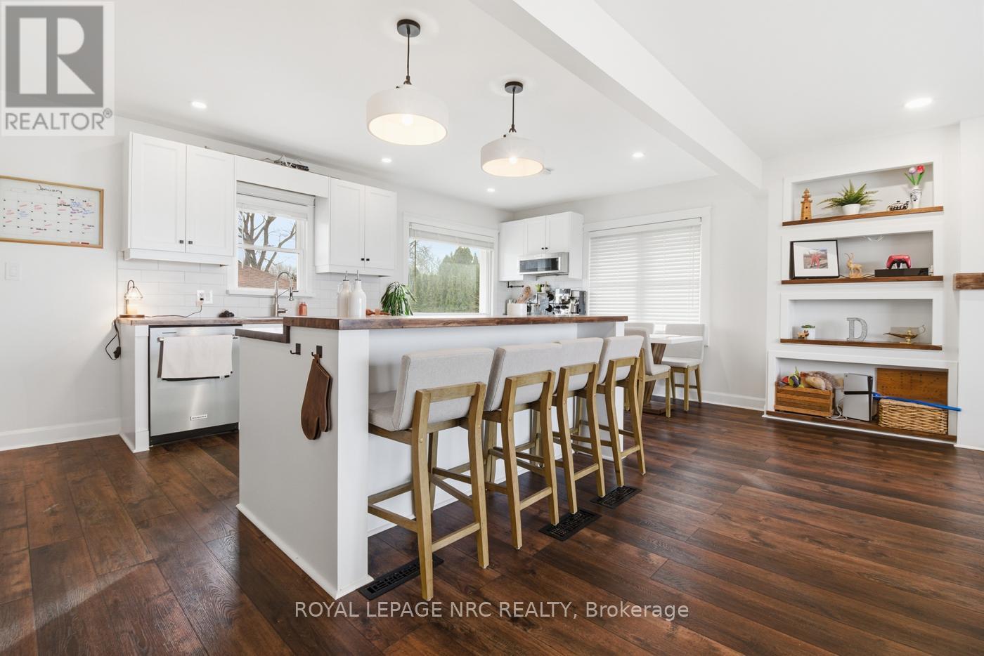 












458 DOAN'S RIDGE ROAD

,
Welland (Cooks Mills),




Ontario
L3B5N7

