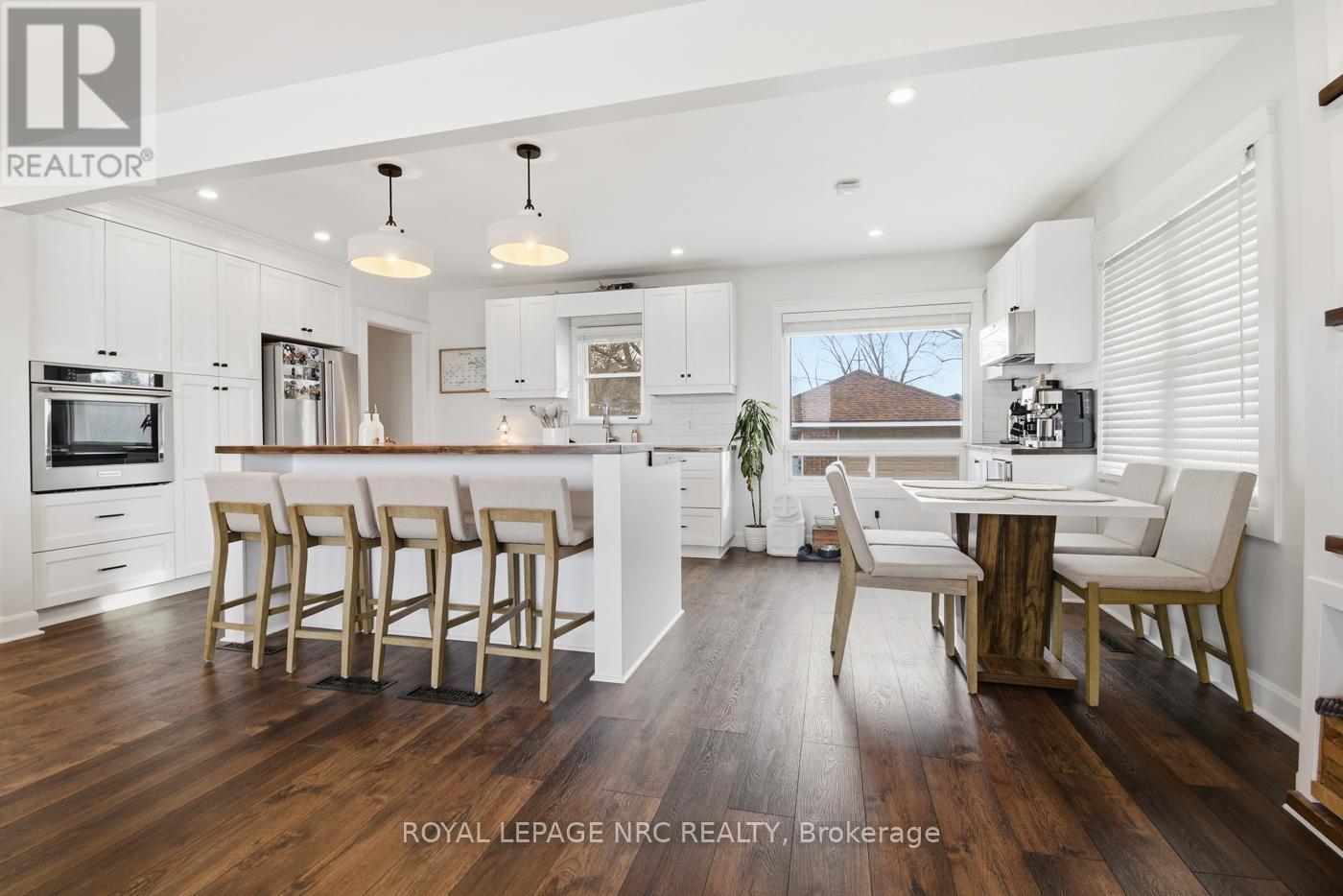 












458 DOAN'S RIDGE ROAD

,
Welland (Cooks Mills),




Ontario
L3B5N7

