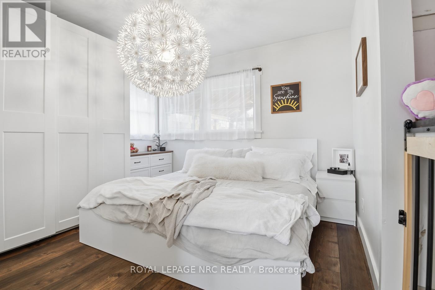 












458 DOAN'S RIDGE ROAD

,
Welland (Cooks Mills),




Ontario
L3B5N7

