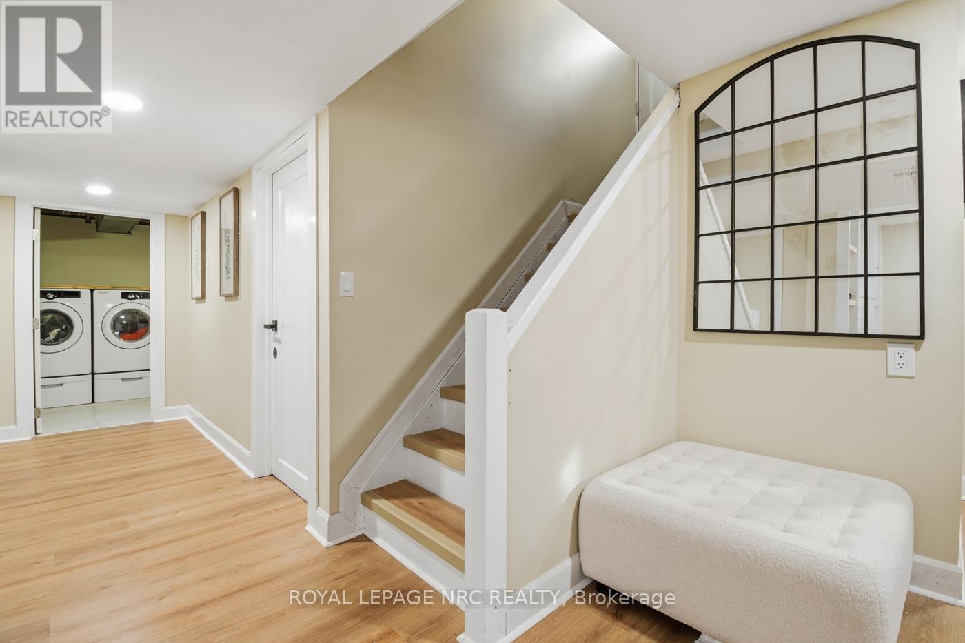 












458 DOAN'S RIDGE ROAD

,
Welland (Cooks Mills),




Ontario
L3B5N7

