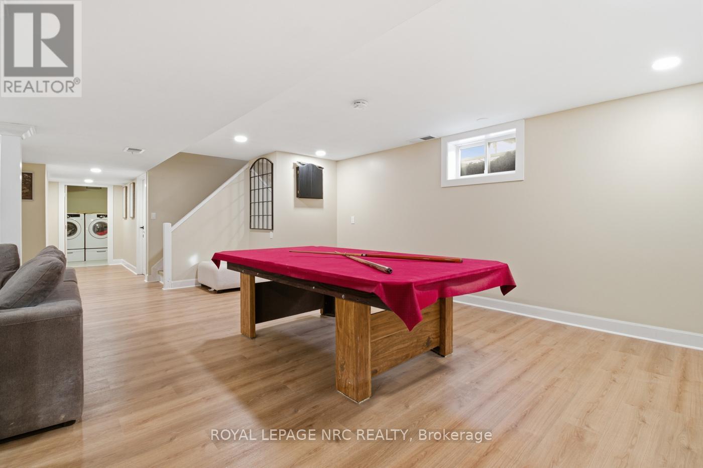 












458 DOAN'S RIDGE ROAD

,
Welland (Cooks Mills),




Ontario
L3B5N7

