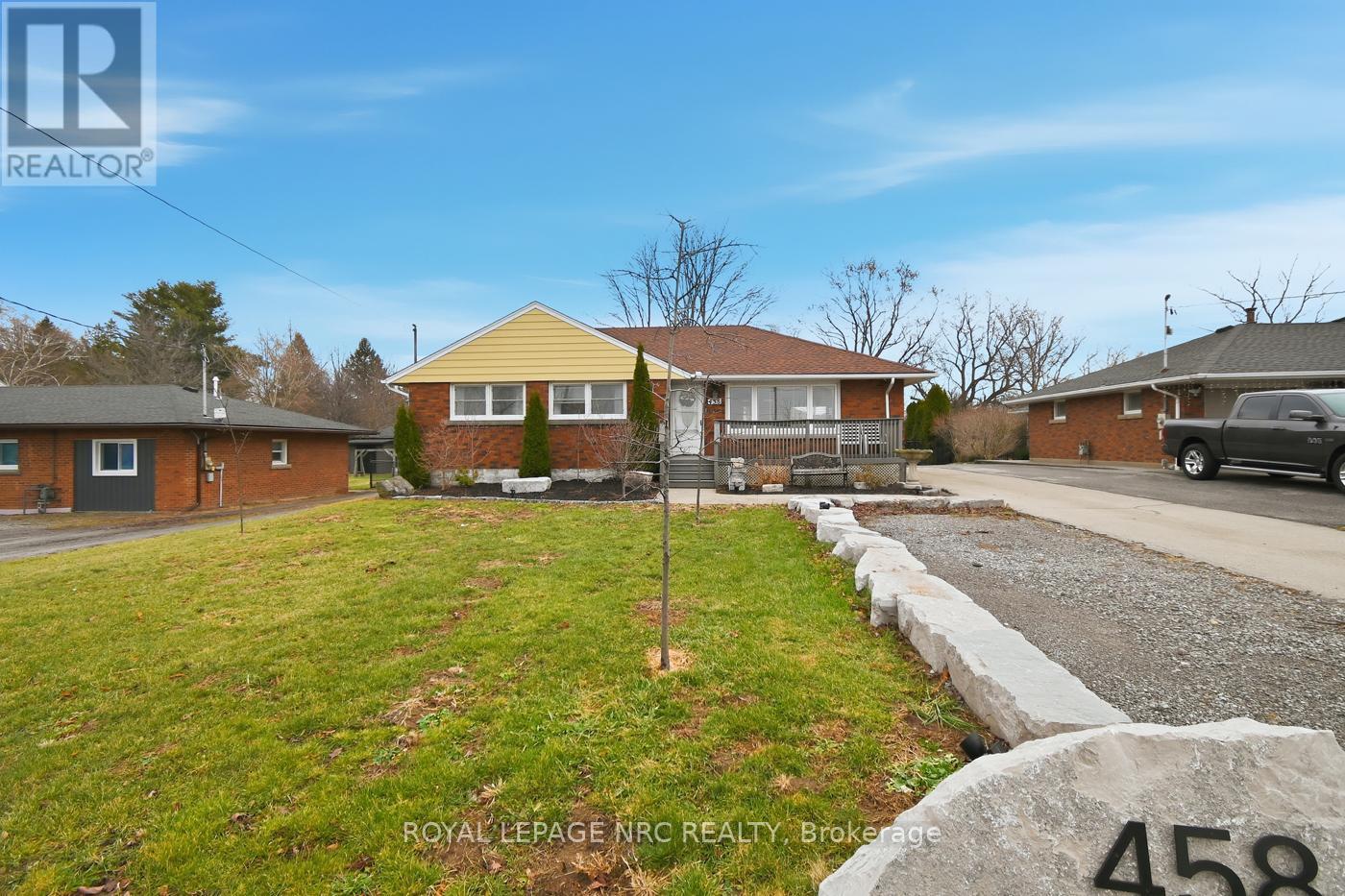 












458 DOAN'S RIDGE ROAD

,
Welland (Cooks Mills),




Ontario
L3B5N7

