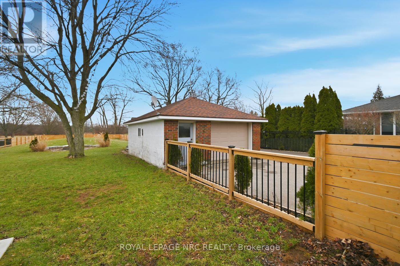 












458 DOAN'S RIDGE ROAD

,
Welland (Cooks Mills),




Ontario
L3B5N7

