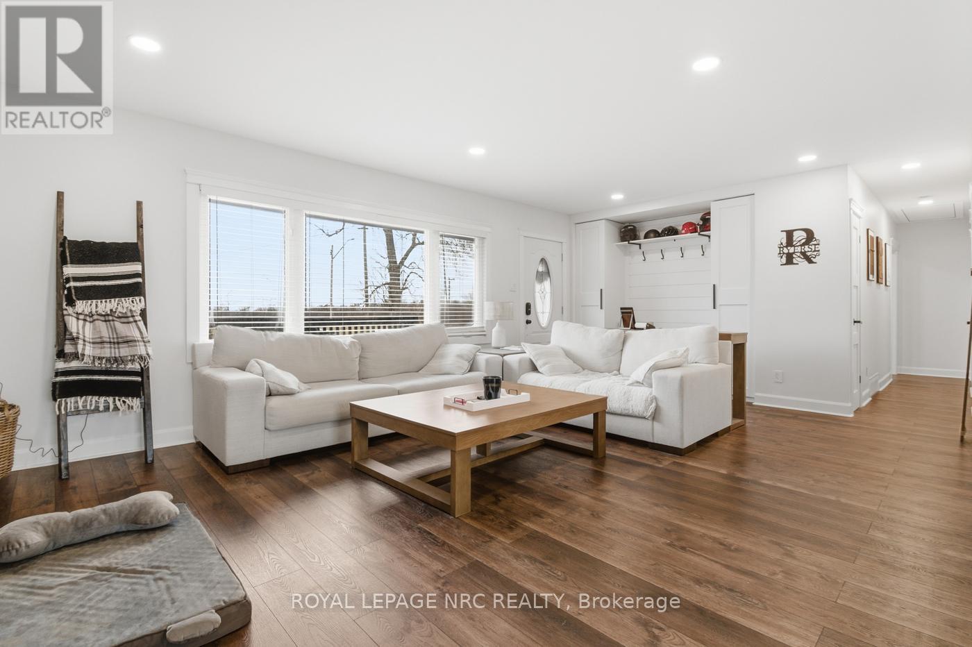 












458 DOAN'S RIDGE ROAD

,
Welland (Cooks Mills),




Ontario
L3B5N7

