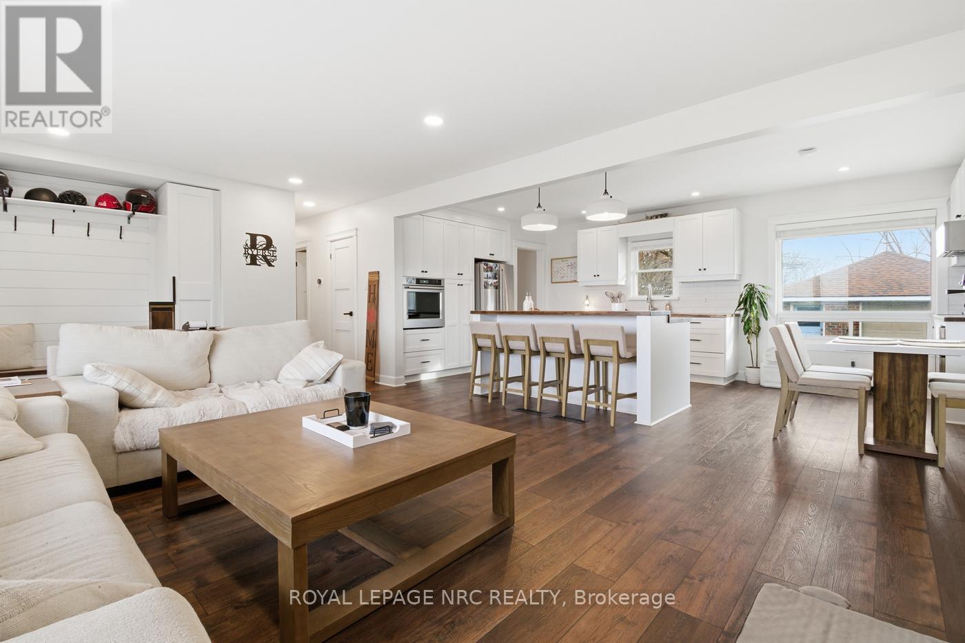 












458 DOAN'S RIDGE ROAD

,
Welland (Cooks Mills),




Ontario
L3B5N7

