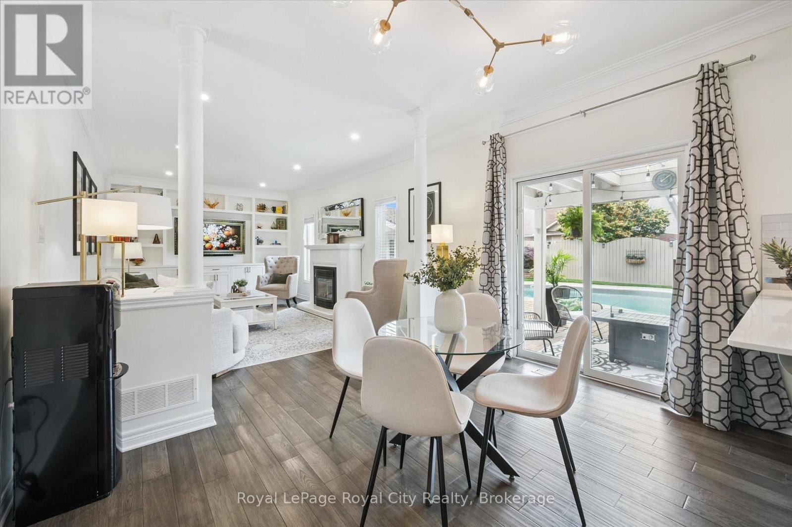 












279 FARLEY DRIVE

,
Guelph (Pineridge/Westminster Woods),




Ontario
N1L1N6

