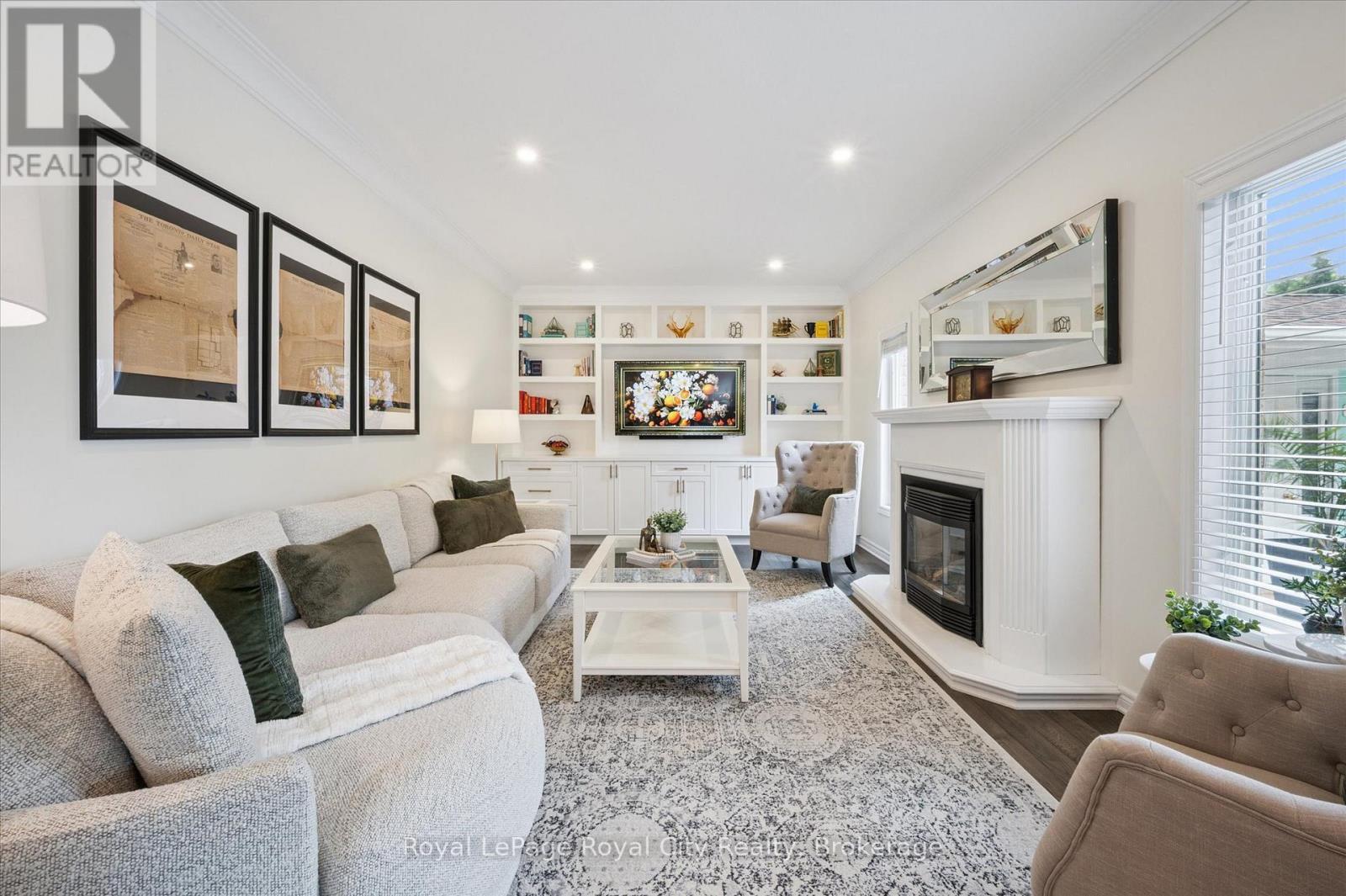 












279 FARLEY DRIVE

,
Guelph (Pineridge/Westminster Woods),




Ontario
N1L1N6

