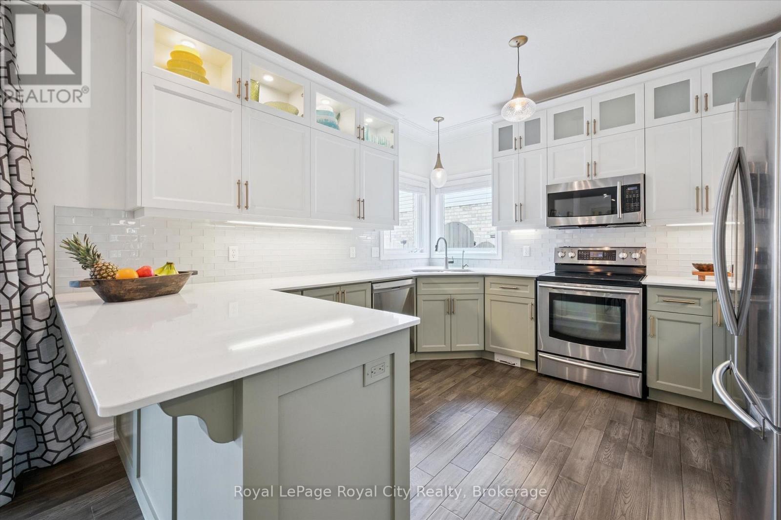 












279 FARLEY DRIVE

,
Guelph (Pineridge/Westminster Woods),




Ontario
N1L1N6

