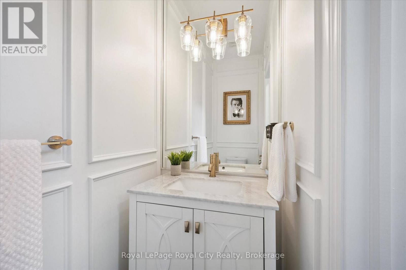 












279 FARLEY DRIVE

,
Guelph (Pineridge/Westminster Woods),




Ontario
N1L1N6

