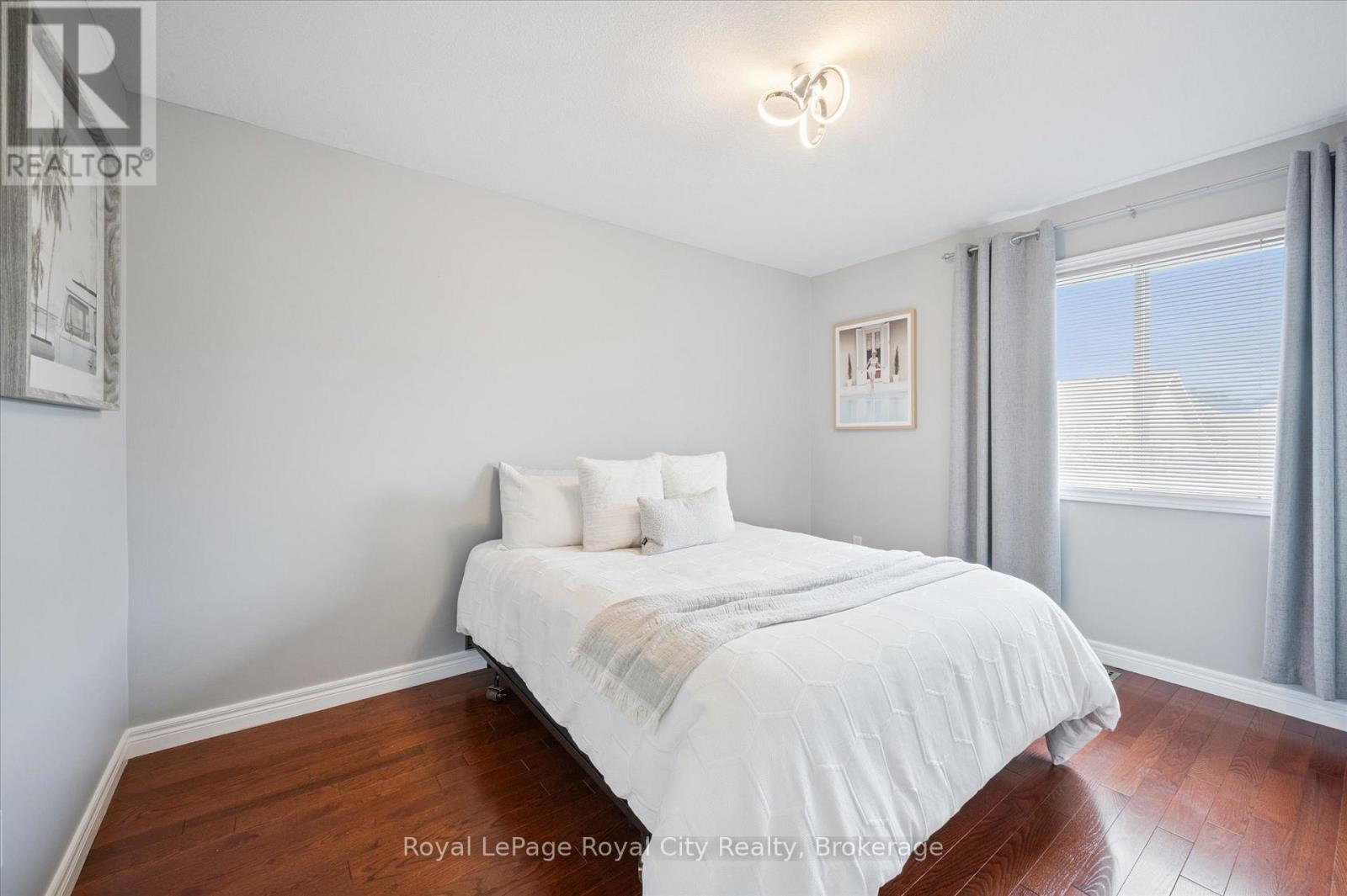 












279 FARLEY DRIVE

,
Guelph (Pineridge/Westminster Woods),




Ontario
N1L1N6

