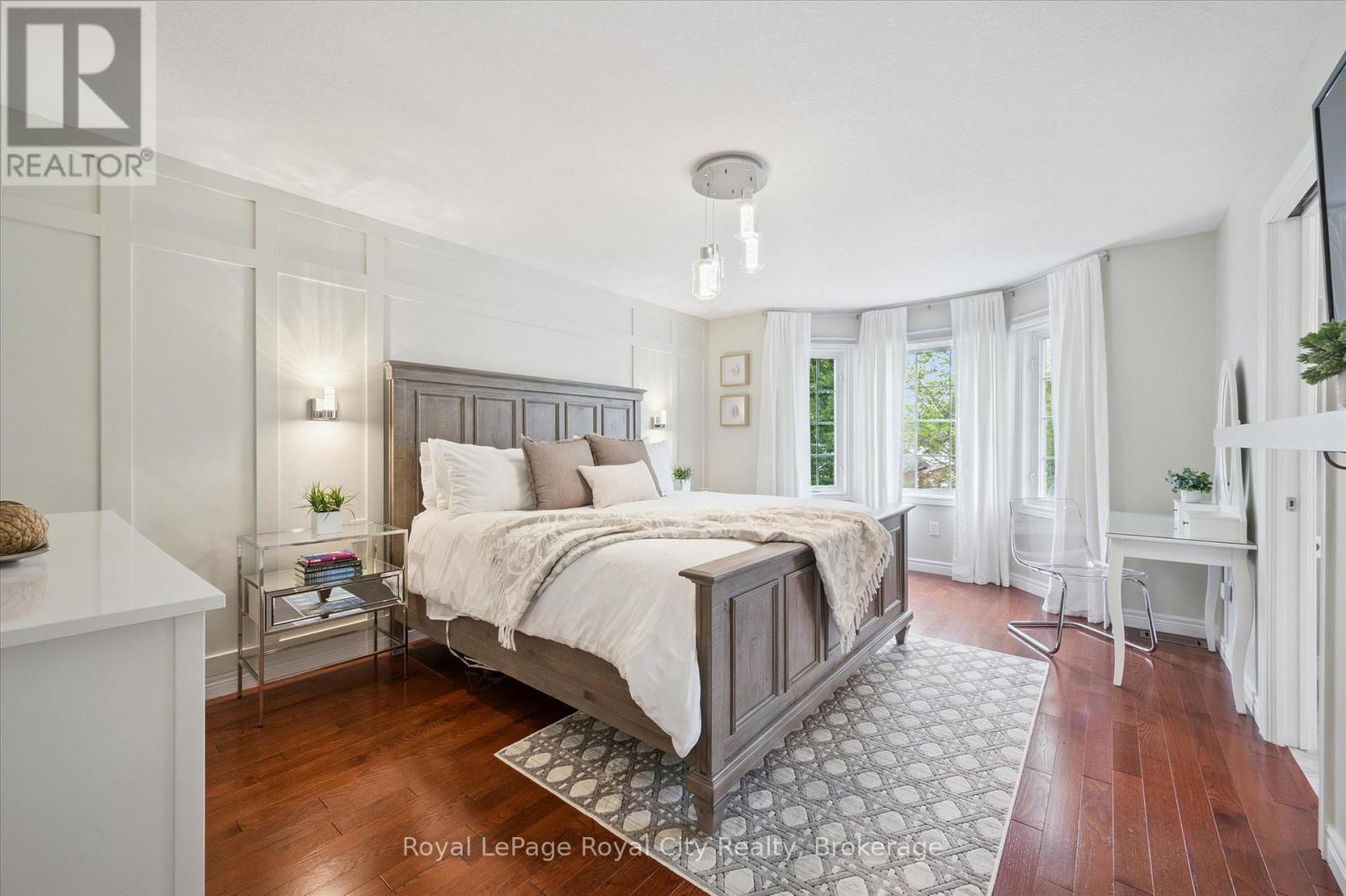 












279 FARLEY DRIVE

,
Guelph (Pineridge/Westminster Woods),




Ontario
N1L1N6

