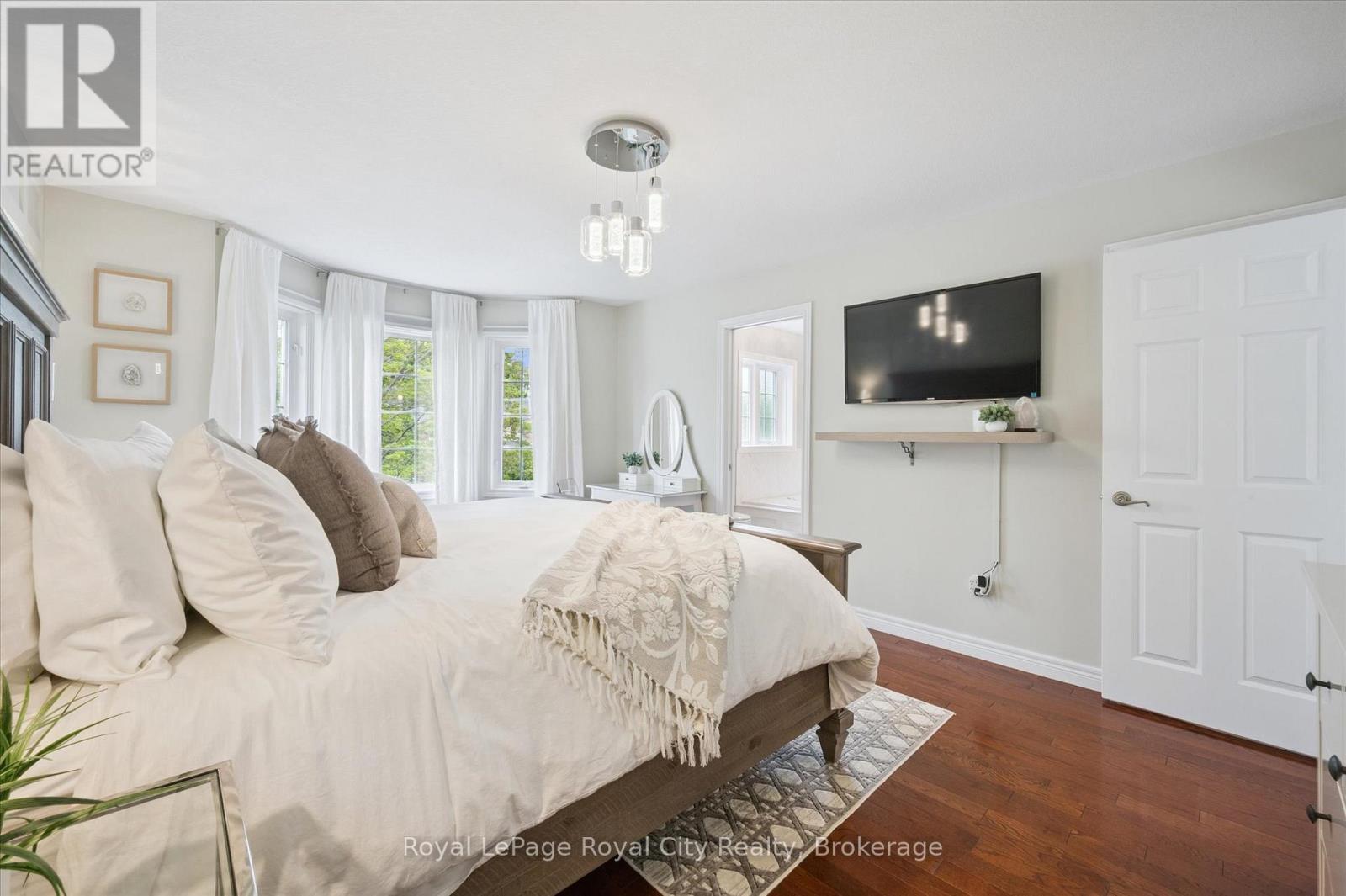 












279 FARLEY DRIVE

,
Guelph (Pineridge/Westminster Woods),




Ontario
N1L1N6

