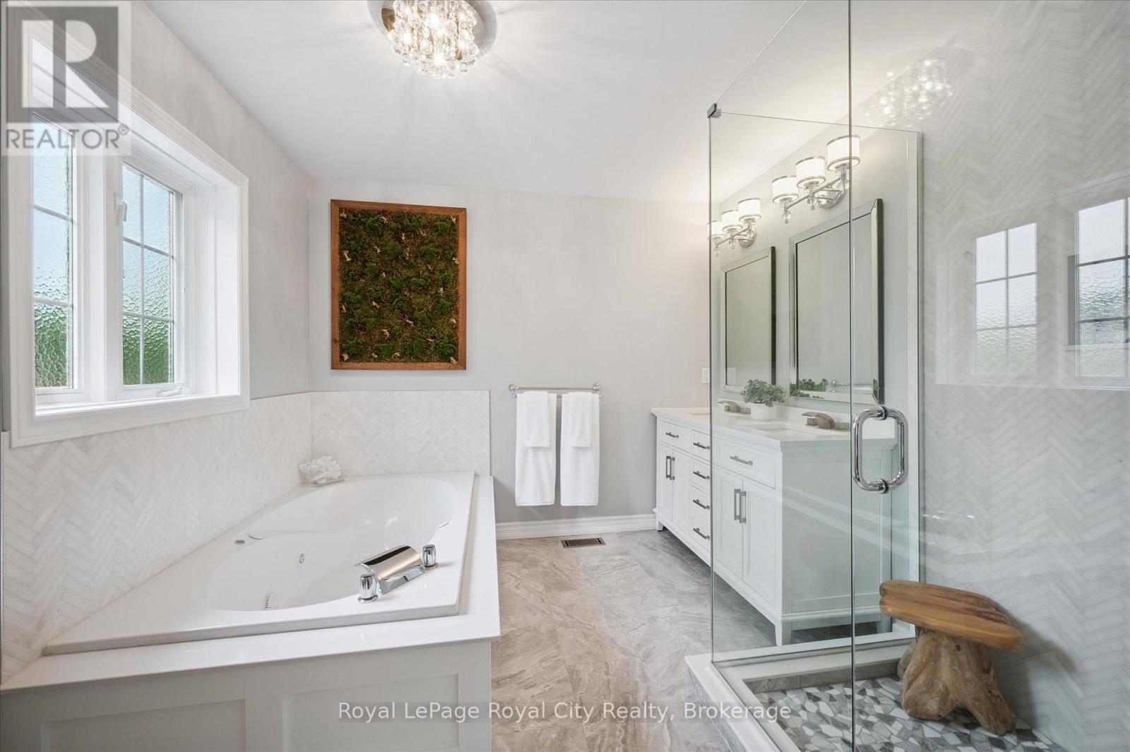 












279 FARLEY DRIVE

,
Guelph (Pineridge/Westminster Woods),




Ontario
N1L1N6

