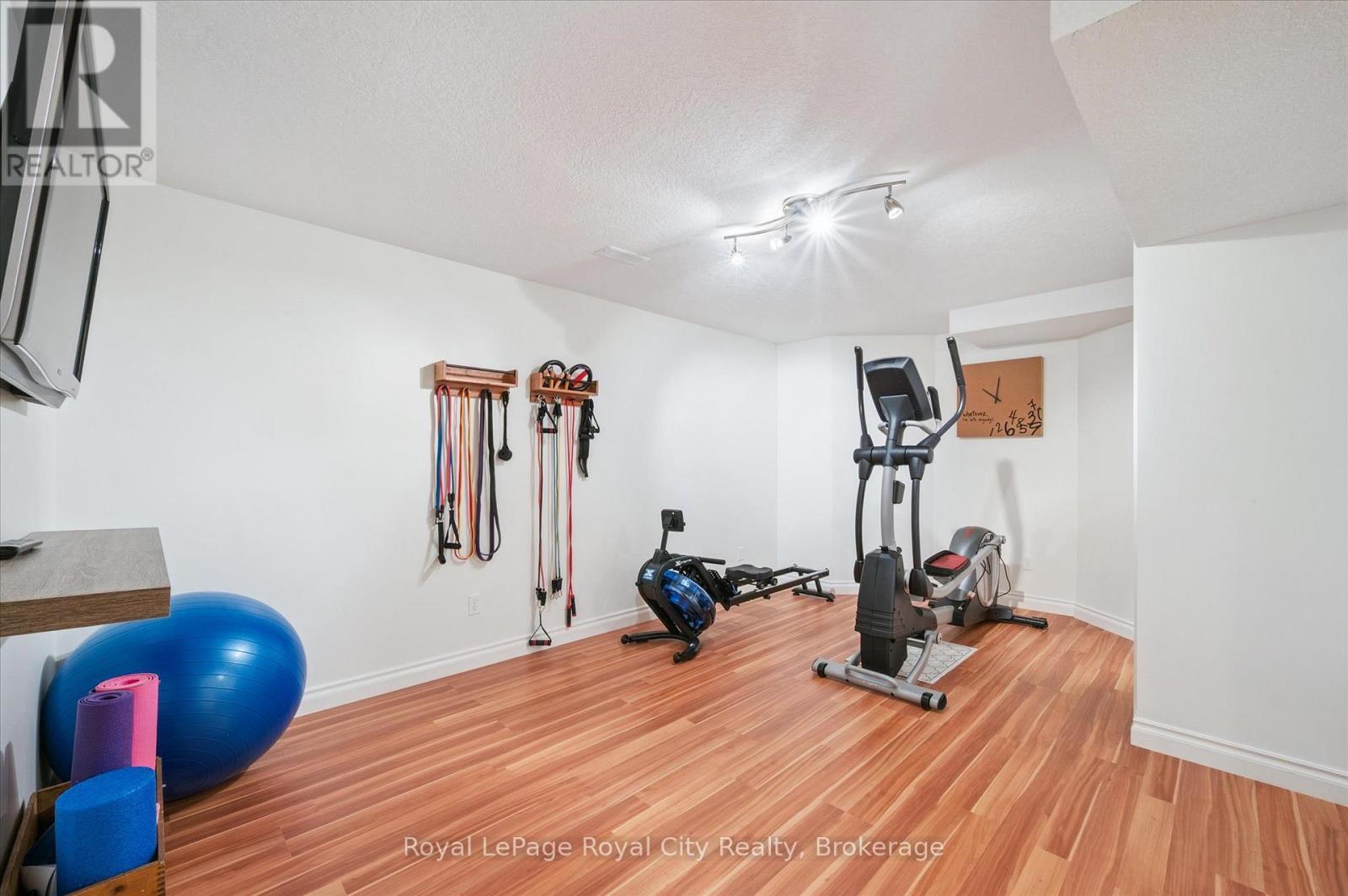 












279 FARLEY DRIVE

,
Guelph (Pineridge/Westminster Woods),




Ontario
N1L1N6

