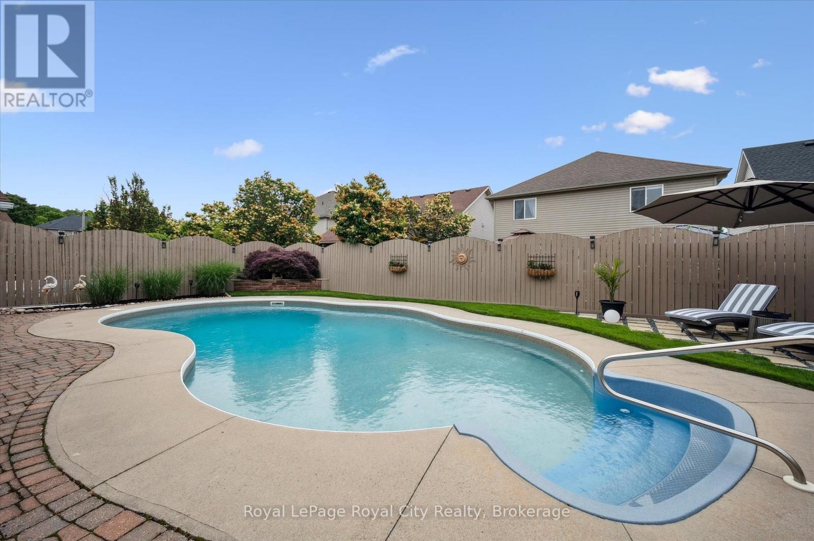 












279 FARLEY DRIVE

,
Guelph (Pineridge/Westminster Woods),




Ontario
N1L1N6

