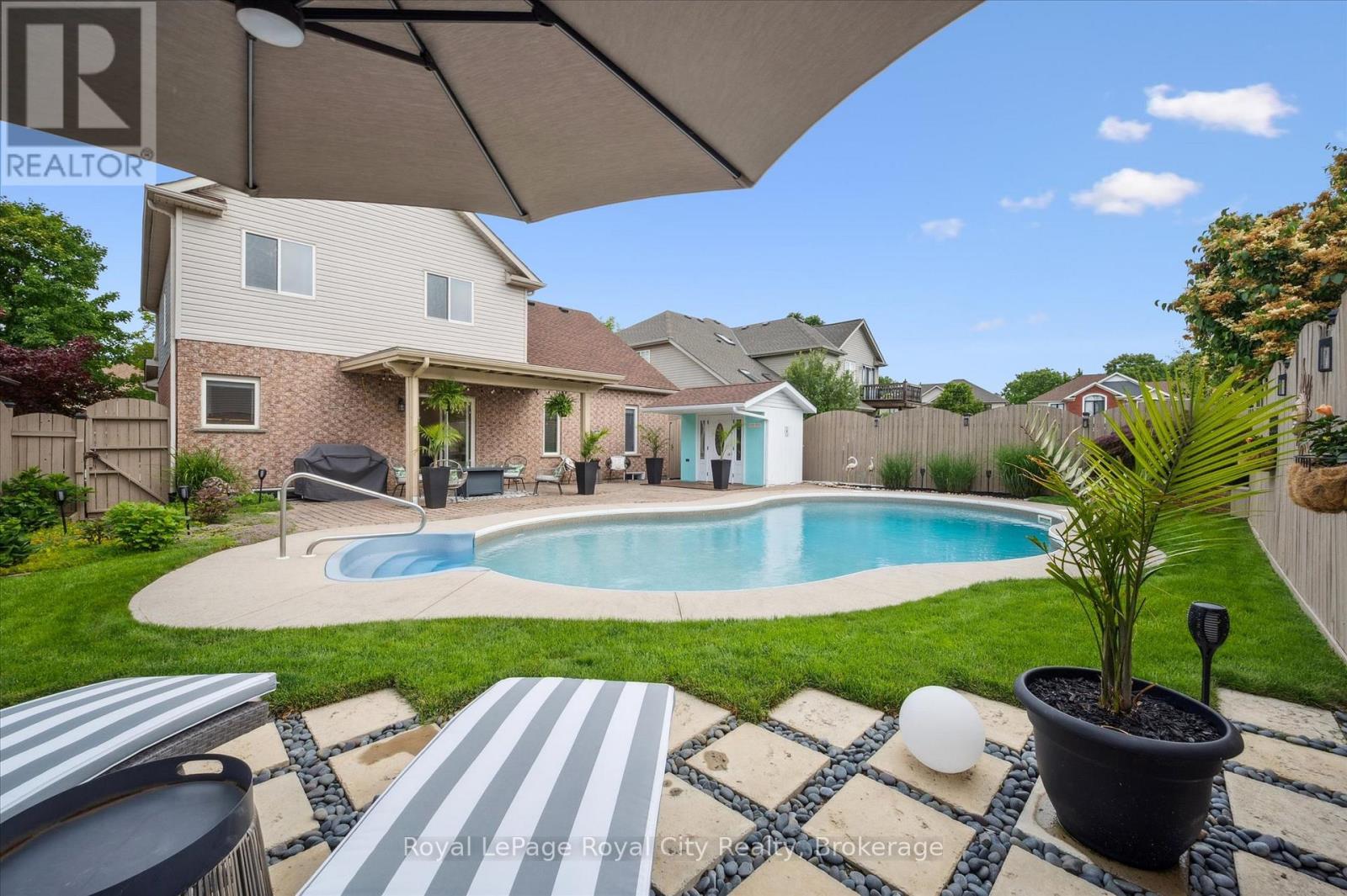 












279 FARLEY DRIVE

,
Guelph (Pineridge/Westminster Woods),




Ontario
N1L1N6

