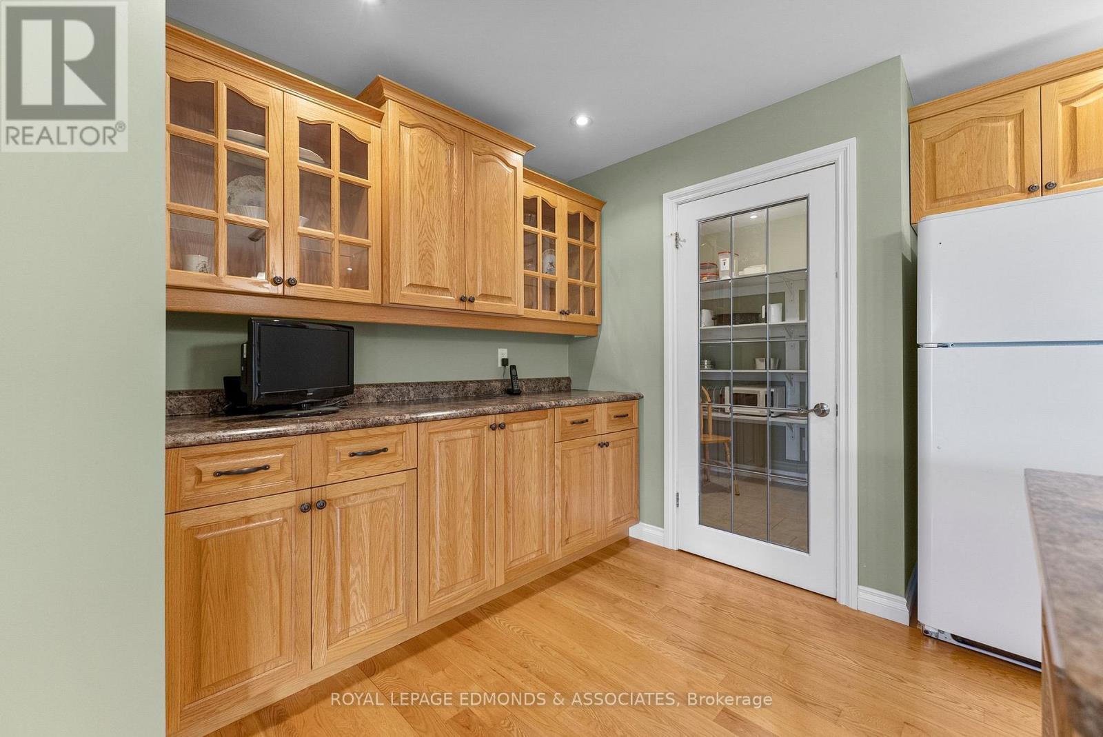 












17 MINTO STREET

,
Whitewater Region,




Ontario
K0J1C0

