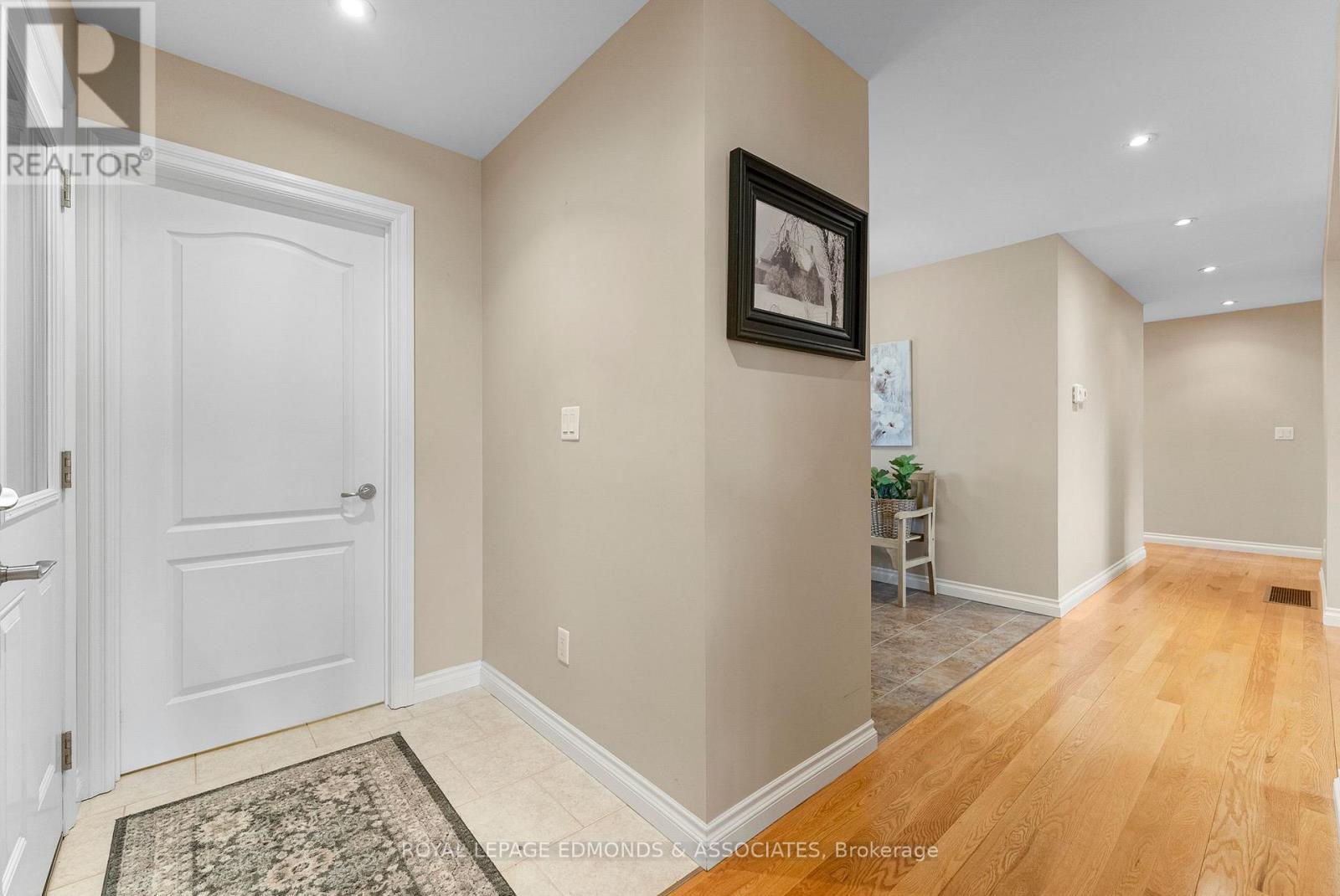 












17 MINTO STREET

,
Whitewater Region,




Ontario
K0J1C0

