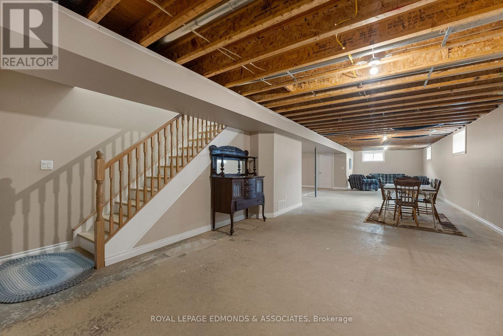 












17 MINTO STREET

,
Whitewater Region,




Ontario
K0J1C0

