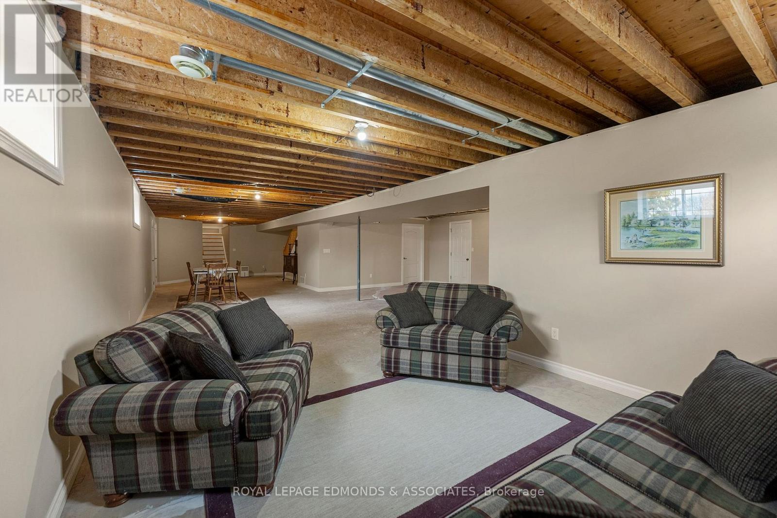 












17 MINTO STREET

,
Whitewater Region,




Ontario
K0J1C0

