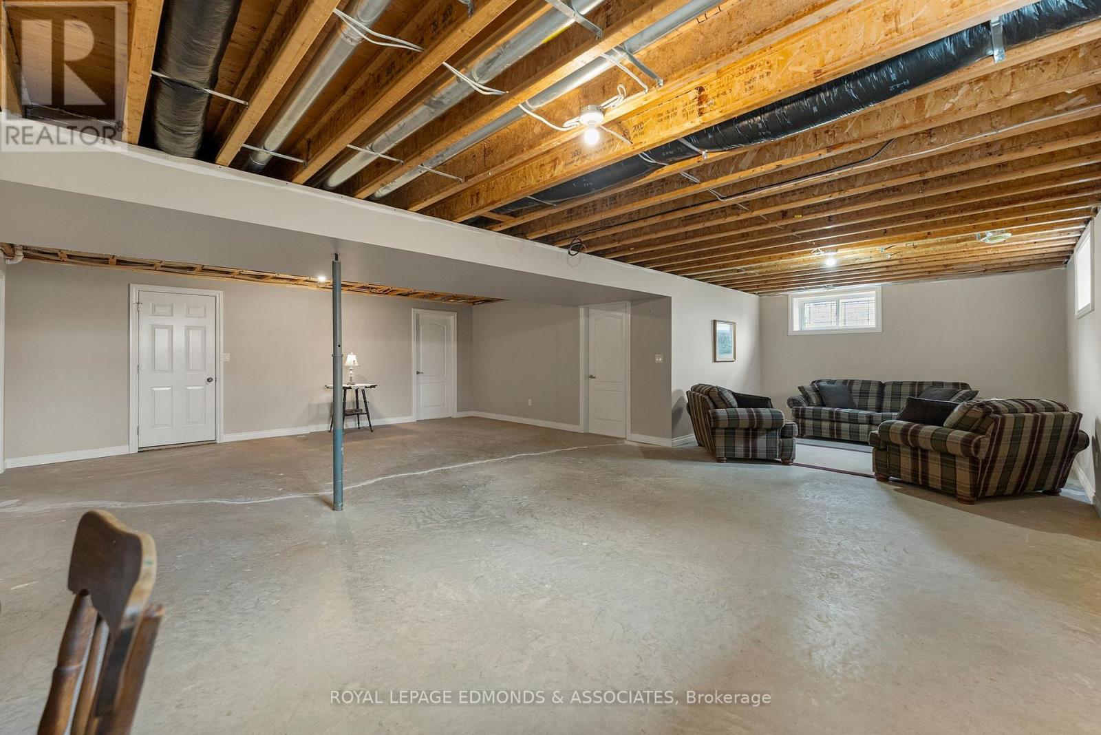 












17 MINTO STREET

,
Whitewater Region,




Ontario
K0J1C0

