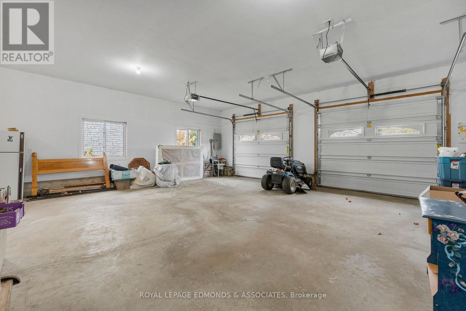 












17 MINTO STREET

,
Whitewater Region,




Ontario
K0J1C0

