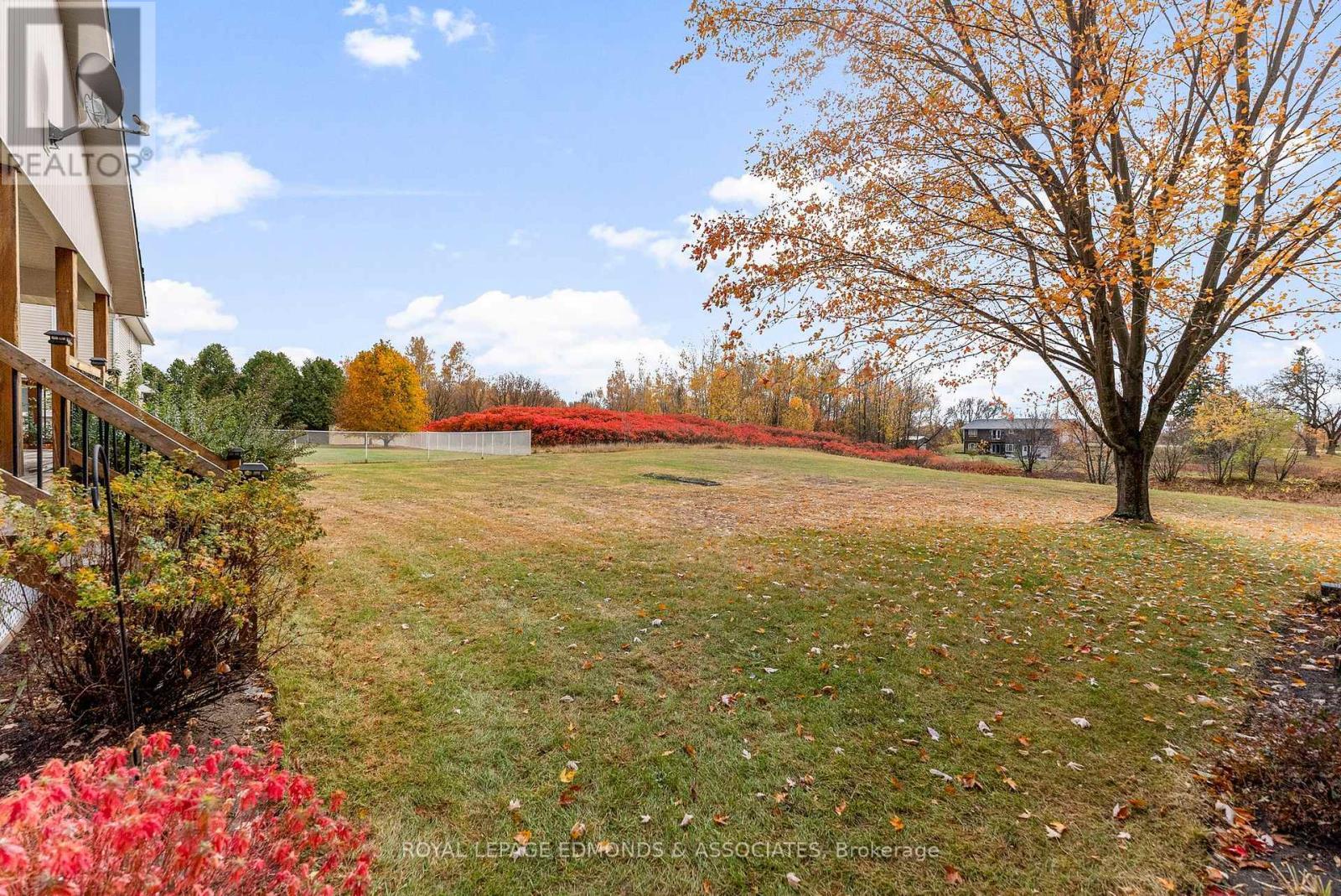 












17 MINTO STREET

,
Whitewater Region,




Ontario
K0J1C0

