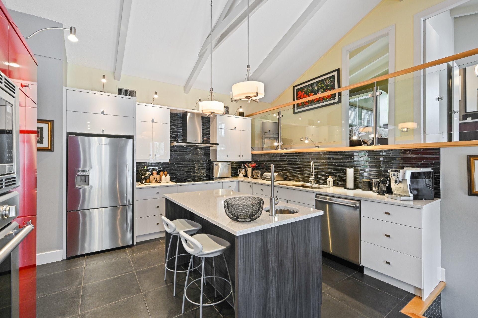 









269


Rue des Bois

,
Saint-Jean-sur-Richelieu,




QC
J3B3S3

