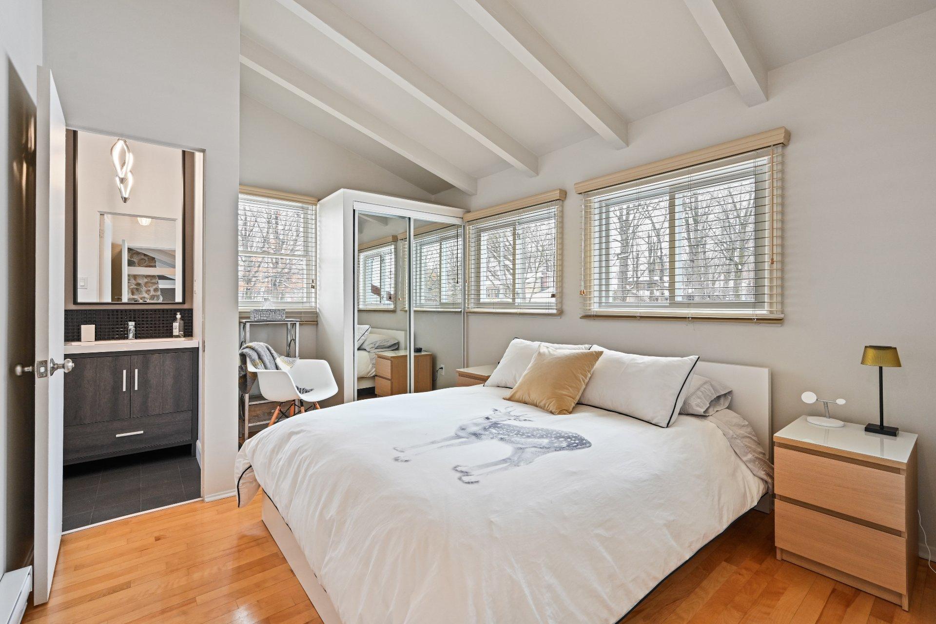 









269


Rue des Bois

,
Saint-Jean-sur-Richelieu,




QC
J3B3S3

