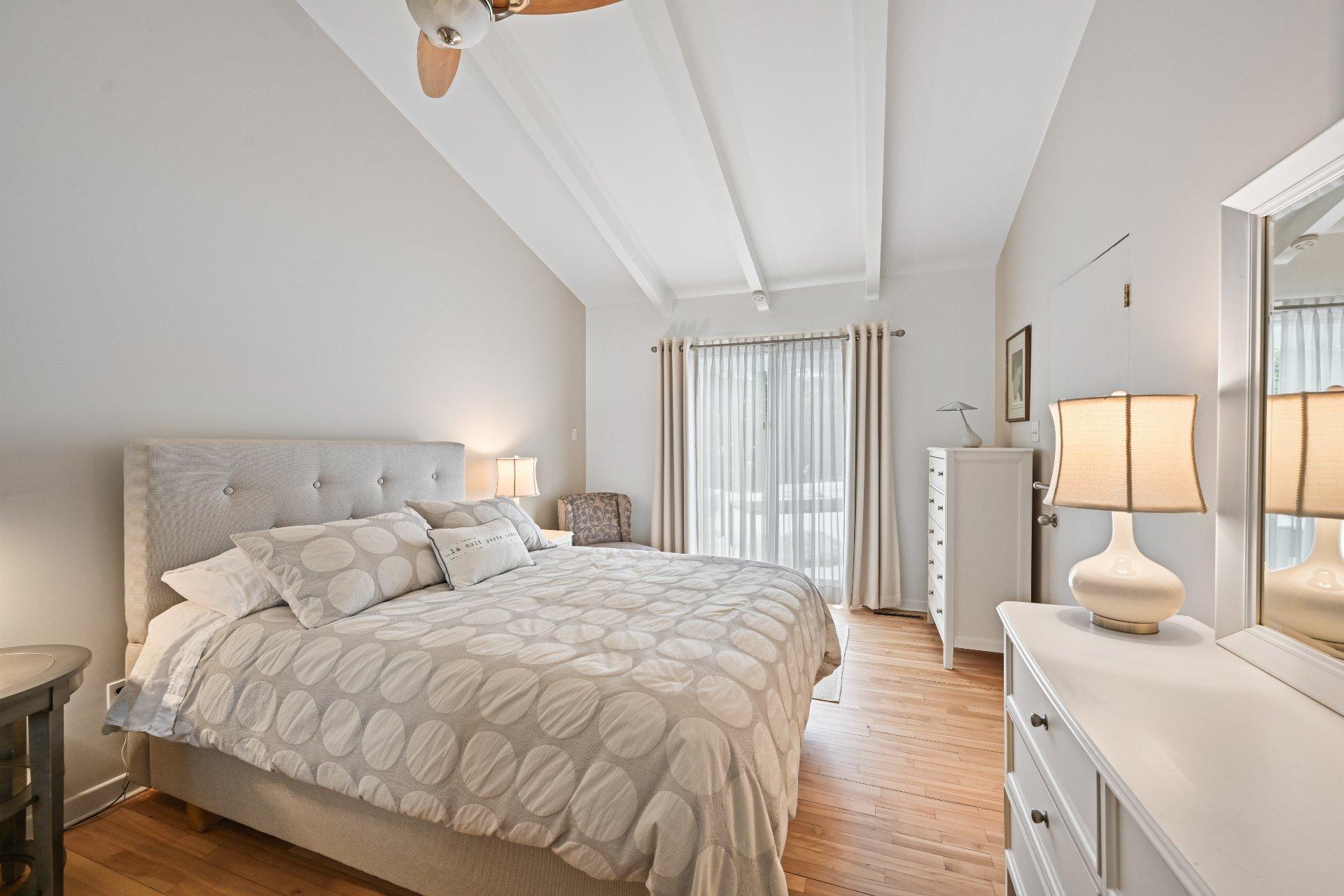 









269


Rue des Bois

,
Saint-Jean-sur-Richelieu,




QC
J3B3S3

