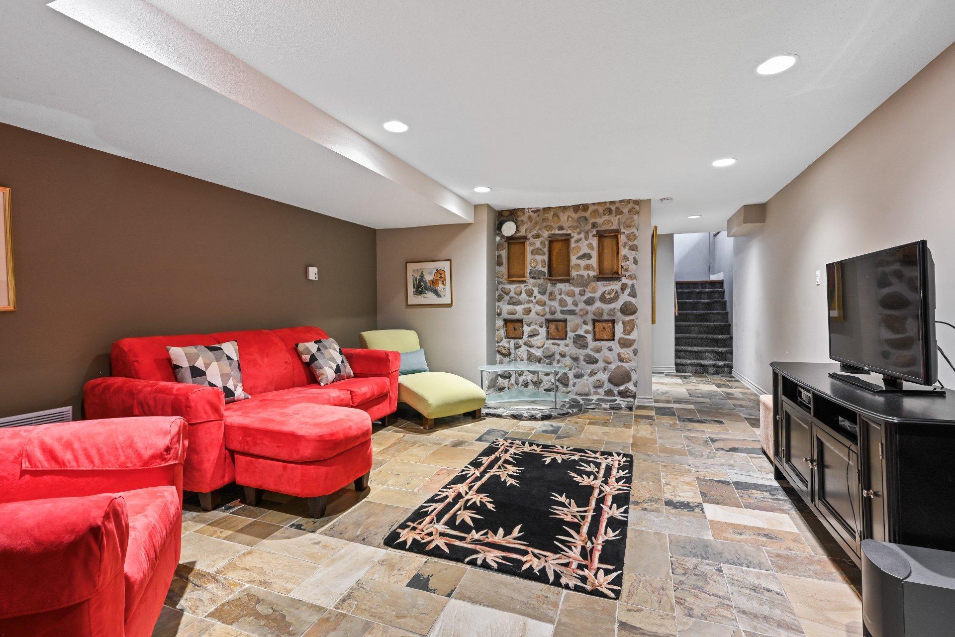 









269


Rue des Bois

,
Saint-Jean-sur-Richelieu,




QC
J3B3S3

