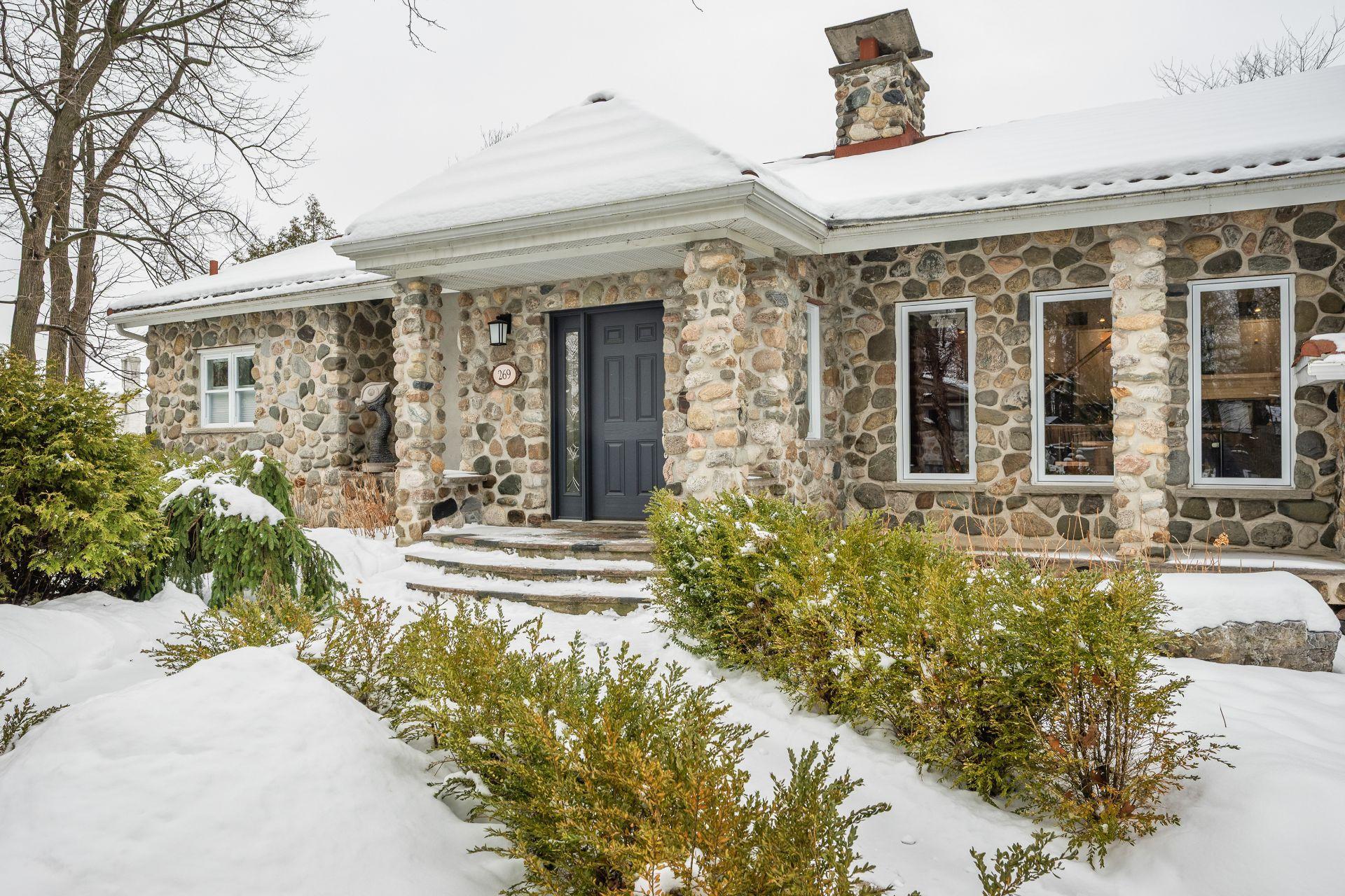 









269


Rue des Bois

,
Saint-Jean-sur-Richelieu,




QC
J3B3S3

