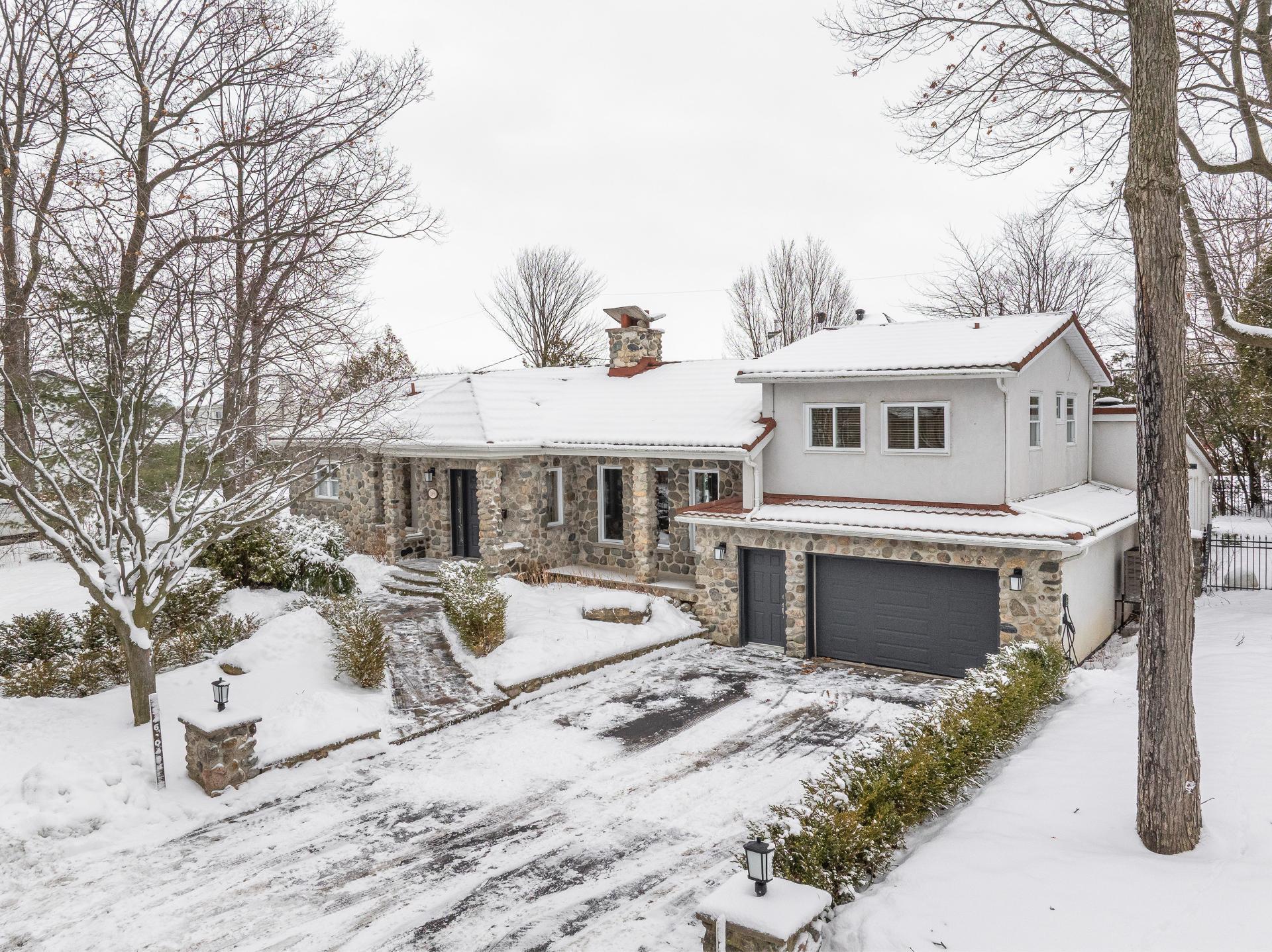 









269


Rue des Bois

,
Saint-Jean-sur-Richelieu,




QC
J3B3S3

