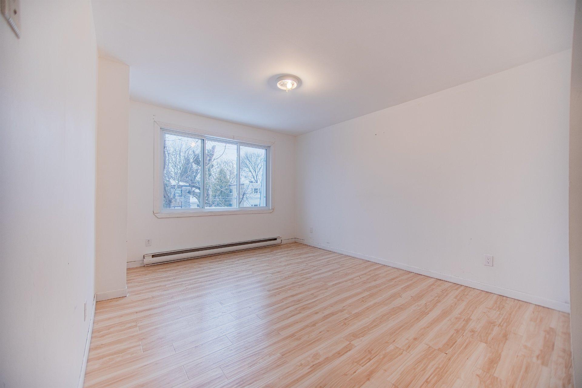 









332

 - 334


Rue Briggs E.

,
Longueuil (Le Vieux-Longueuil),




QC
J4J1R7

