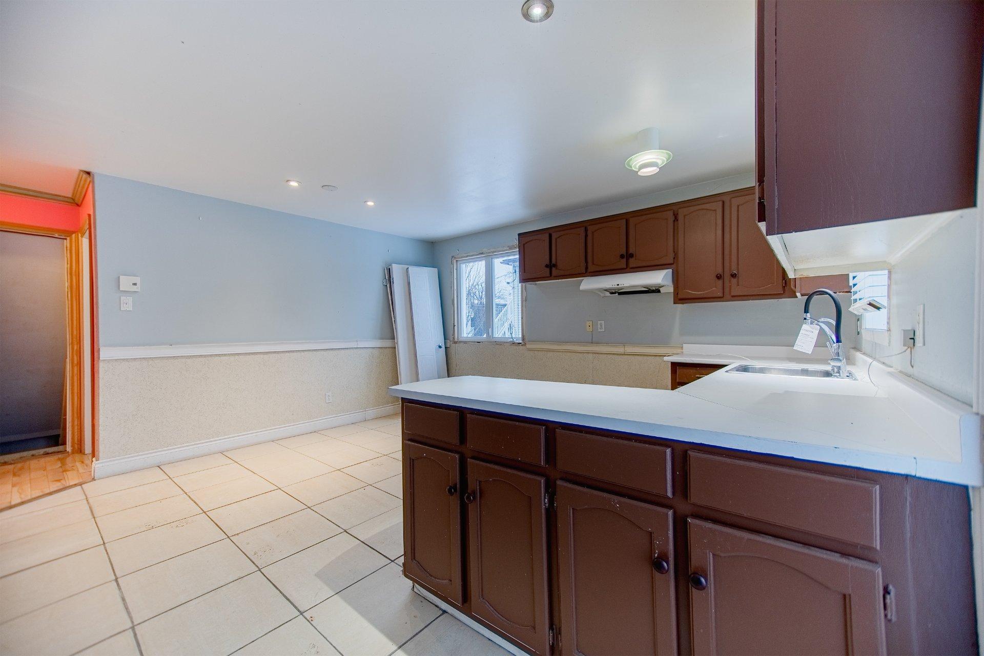 









332

 - 334


Rue Briggs E.

,
Longueuil (Le Vieux-Longueuil),




QC
J4J1R7

