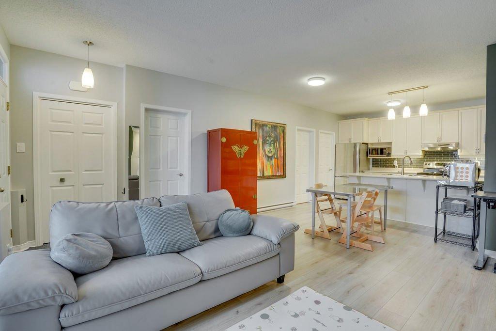 









14


Rue des Alluchons

, 1,
Gatineau (Aylmer),




QC
J9J0V5

