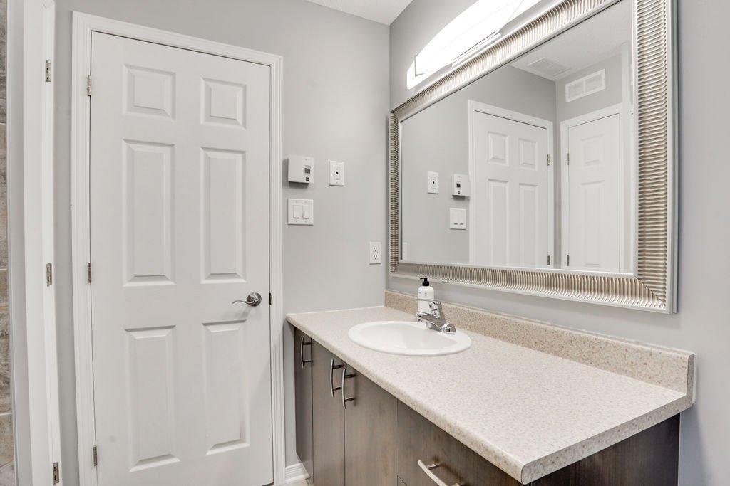 









14


Rue des Alluchons

, 1,
Gatineau (Aylmer),




QC
J9J0V5

